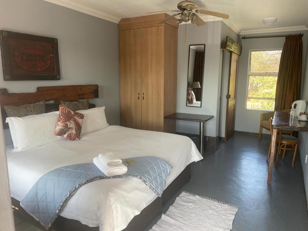 Africa Footprints Lodge 肯普顿帕克 外观 照片